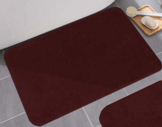 Queen Elizabeth - 18"x30" - Plush Microfiber Bath Mat - Burgundy