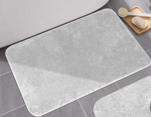 Queen Elizabeth - 18"x30" - Plush Microfiber Bath Mat - White