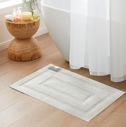 William - 20"x32" Bathroom Rug - White
