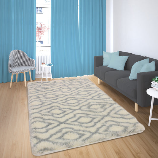 Penny - 5'x7' Printed PV Fur Rug - White/Grey